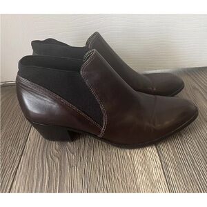 via spiga ankle booties Size 7.5